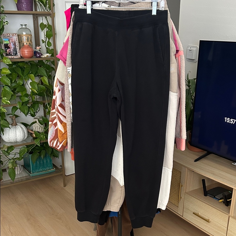 Uniqlo Men’s Sweatpant Joggers. Size Medium. Black. 29” inseam.